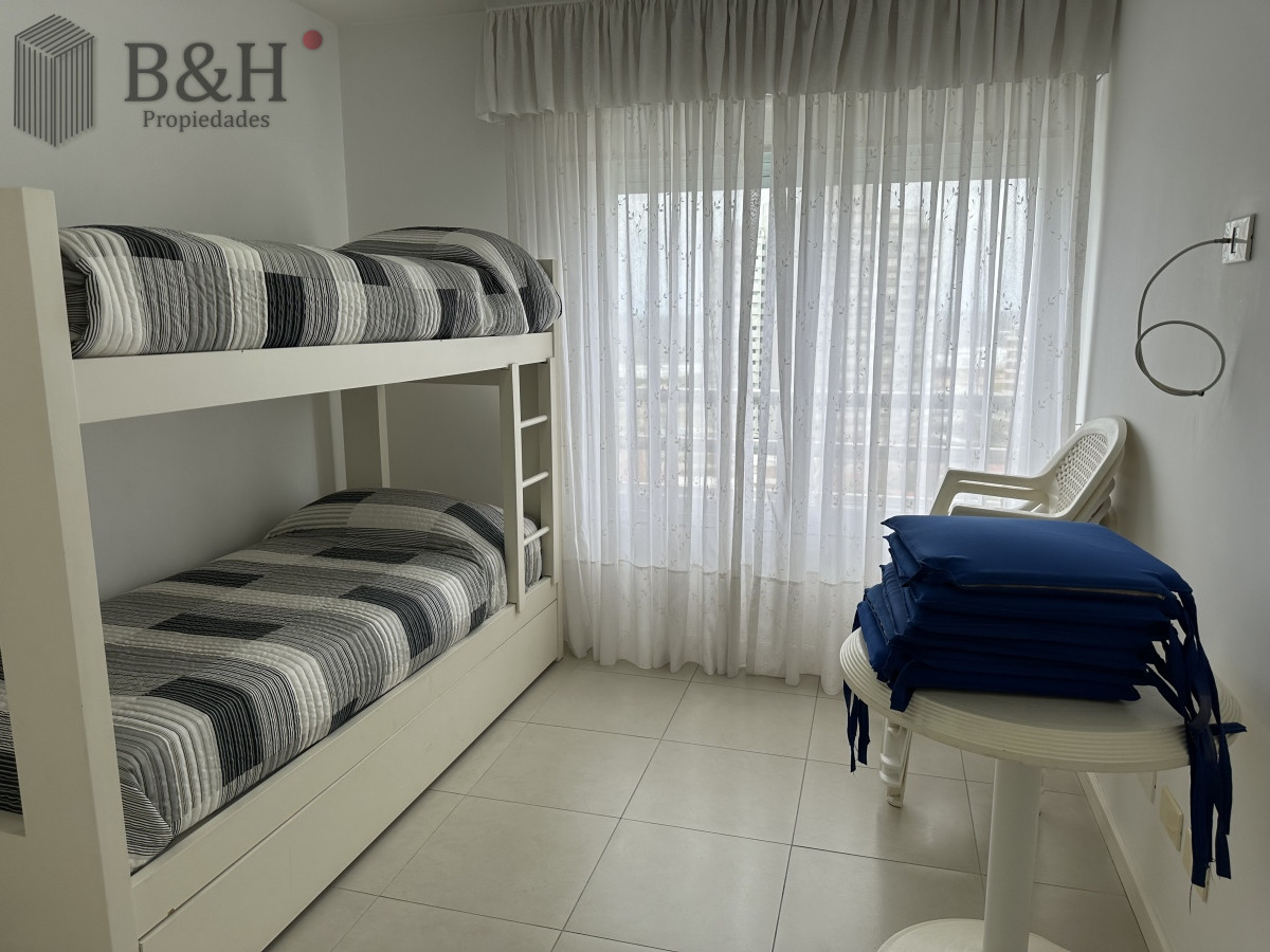 Apartamento ID.1694 - TORRE MANHATTAN, ALQUILER ENERO, 3 DORMITORIOS, TERRAZA CON PARRILLERO PUNTA DEL ESTE