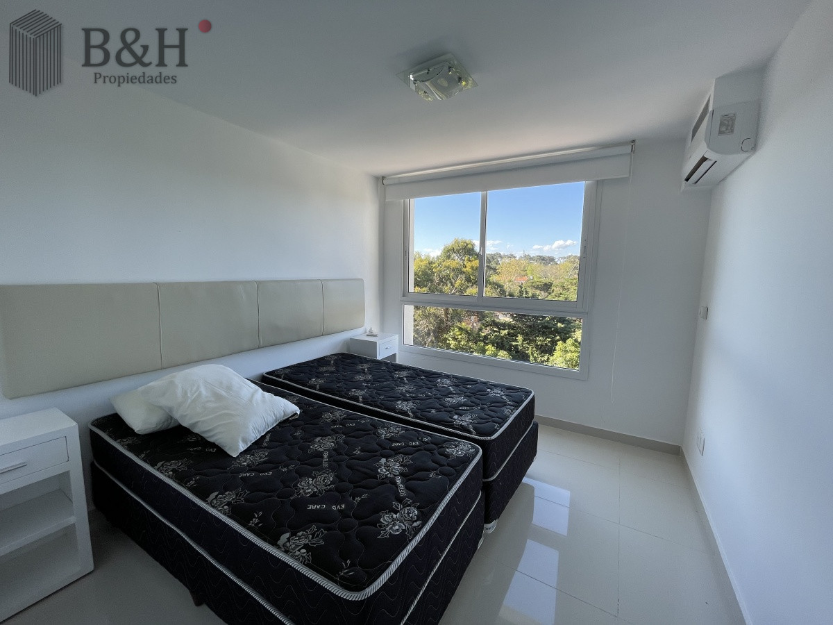 Apartamento ID.2022 - FRENTE AL MAR, 3 DORMITORIOS, 2 BAÑOS,  EN VENTA , PUNTA DEL ESTE