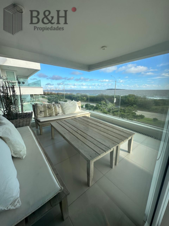 Apartamento ID.7226 - EXCELENTE APARTAMENTO A LA VENTA CON TODA LA VISTA AL MAR PLAYA MANSA 3 DORMITORIOS