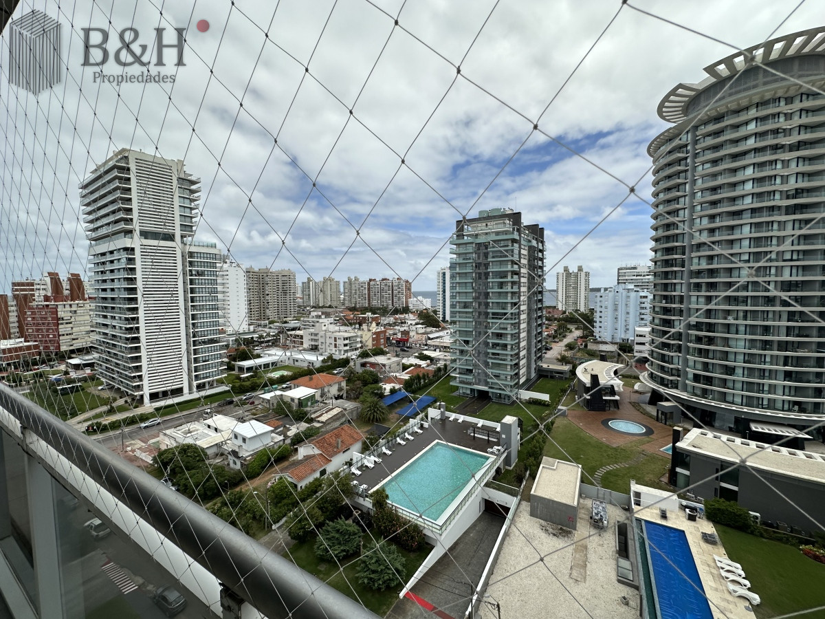 Apartamento ID.1694 - TORRE MANHATTAN, ALQUILER ENERO, 3 DORMITORIOS, TERRAZA CON PARRILLERO PUNTA DEL ESTE