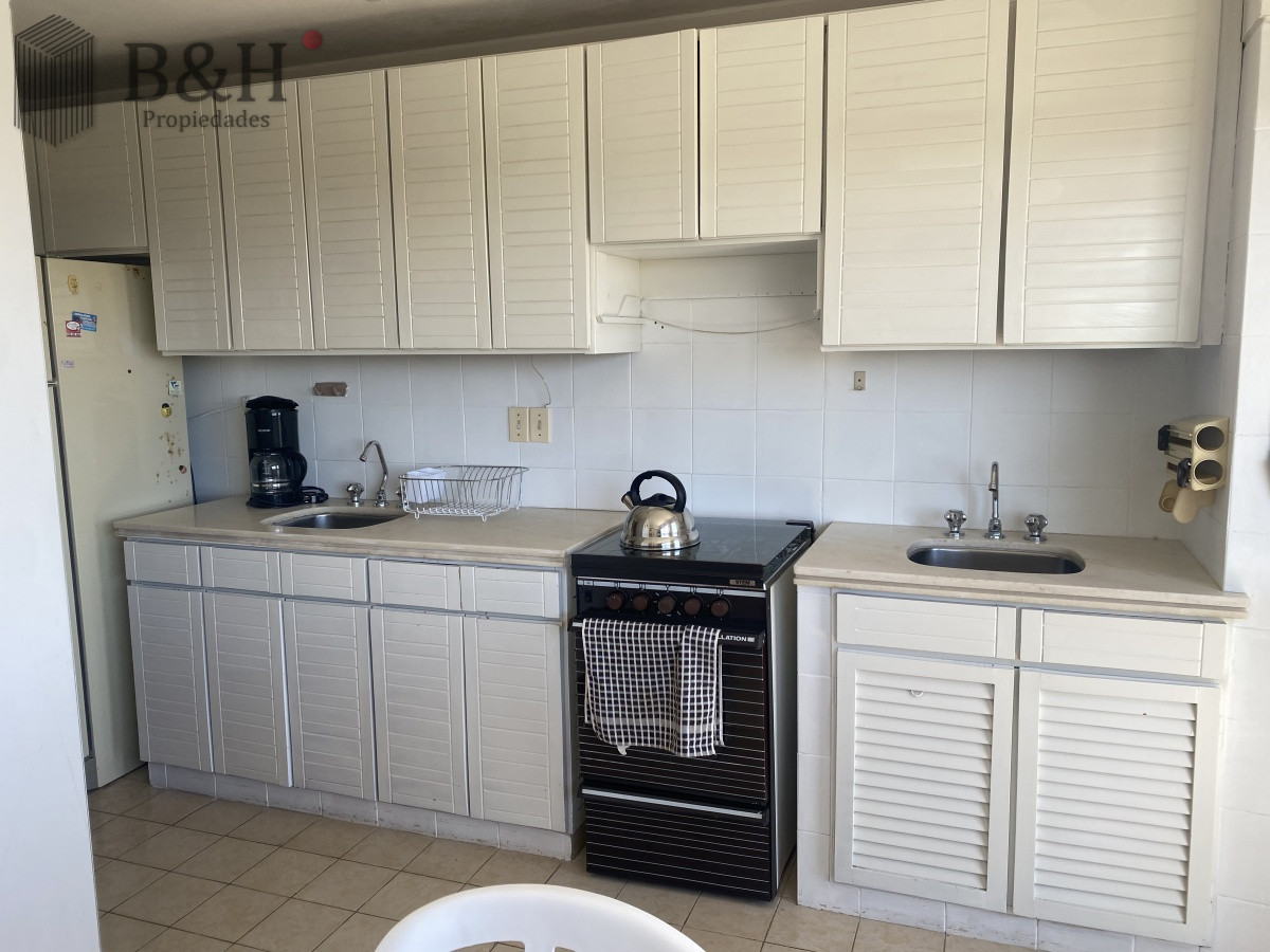 Apartamento ID.1818 - FRENTE A PUNTA SHOPPING, EXCELENTE UBICACIÓN, PISO ALTO VENTA 