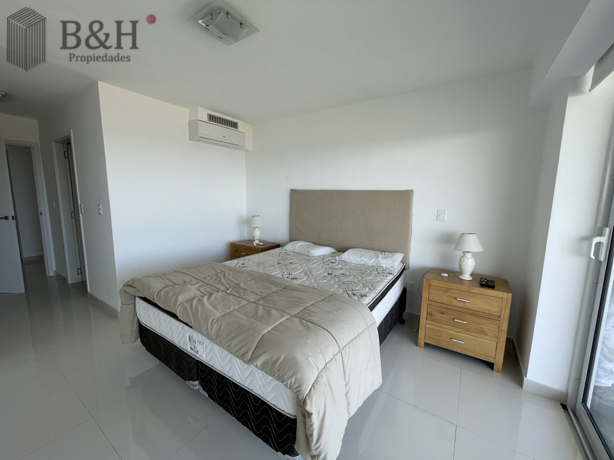 Apartamento ID.2022 - FRENTE AL MAR, 3 DORMITORIOS, 2 BAÑOS,  EN VENTA , PUNTA DEL ESTE