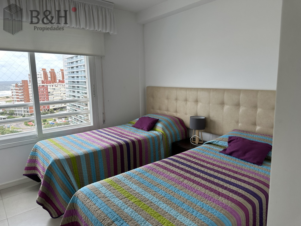 Apartamento ID.1694 - TORRE MANHATTAN, ALQUILER ENERO, 3 DORMITORIOS, TERRAZA CON PARRILLERO PUNTA DEL ESTE