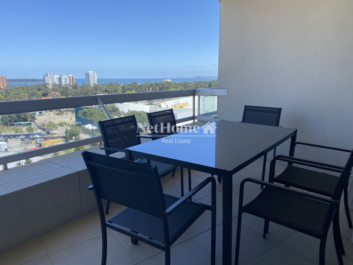 Apartamento ID.213 - Zona Roosvelt Apartamento 3 dormitorios + dependencia con garaje y vista al mar.