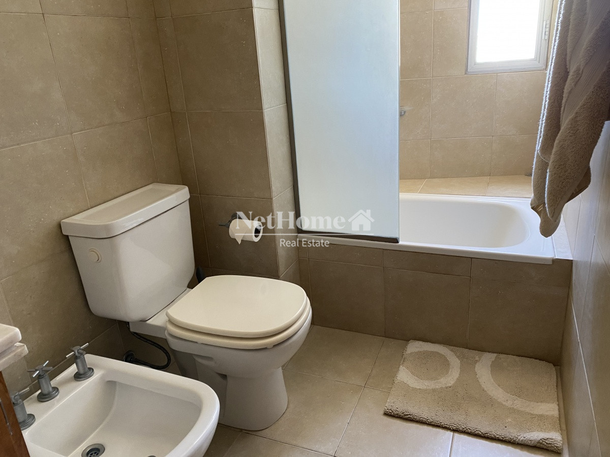 Apartamento ID.213 - Zona Roosvelt Apartamento 3 dormitorios + dependencia con garaje y vista al mar.