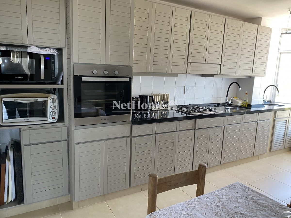 Apartamento ID.213 - Zona Roosvelt Apartamento 3 dormitorios + dependencia con garaje y vista al mar.