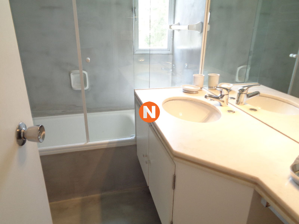 Apartamento Ref.225177 - Excelente ubicacion en Punta del Este, 2 dormitorios, 2 baños