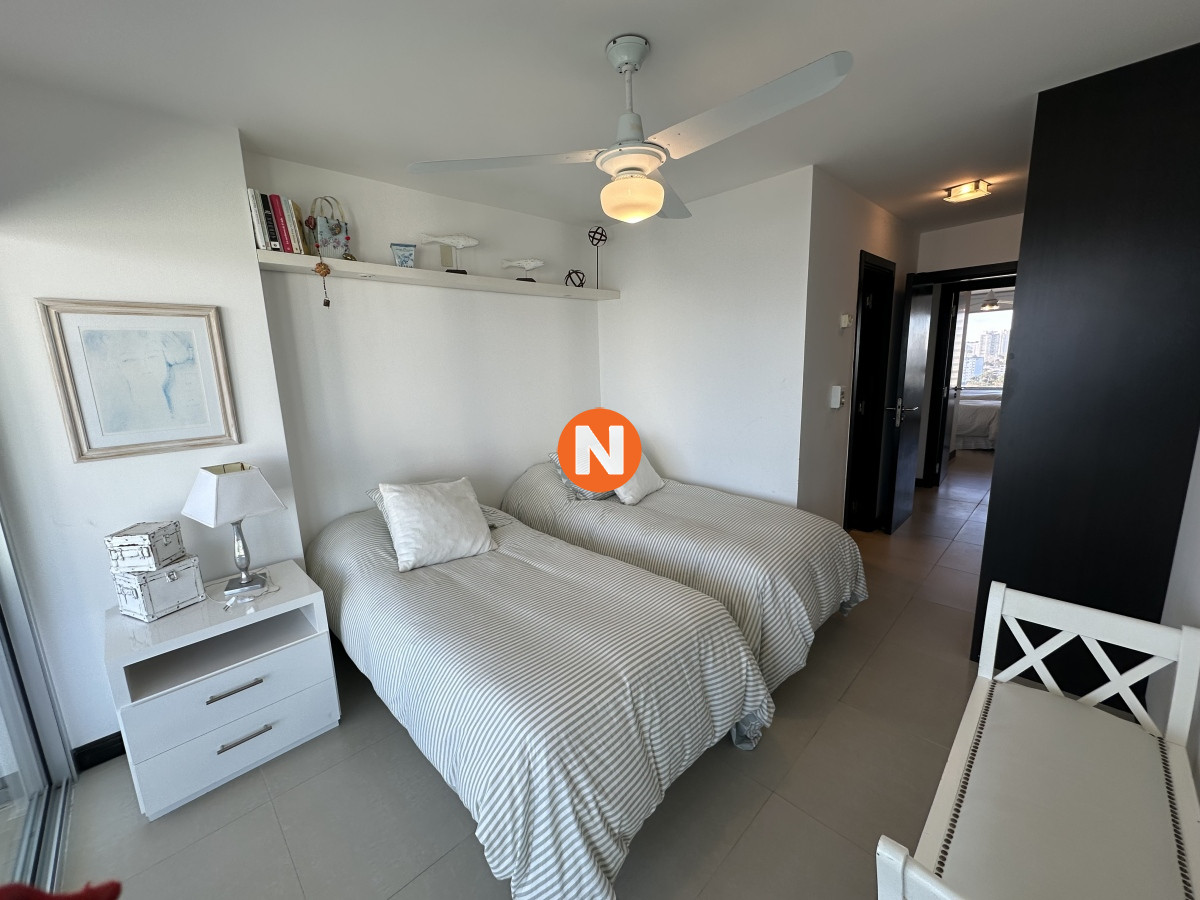 Apartamento Ref.222937 - ESPECTACULAR APARTAMENTO PLAYA MANSA, 3 DORMITORIOS EN SUITE, TODOS LOS SERVICIOS