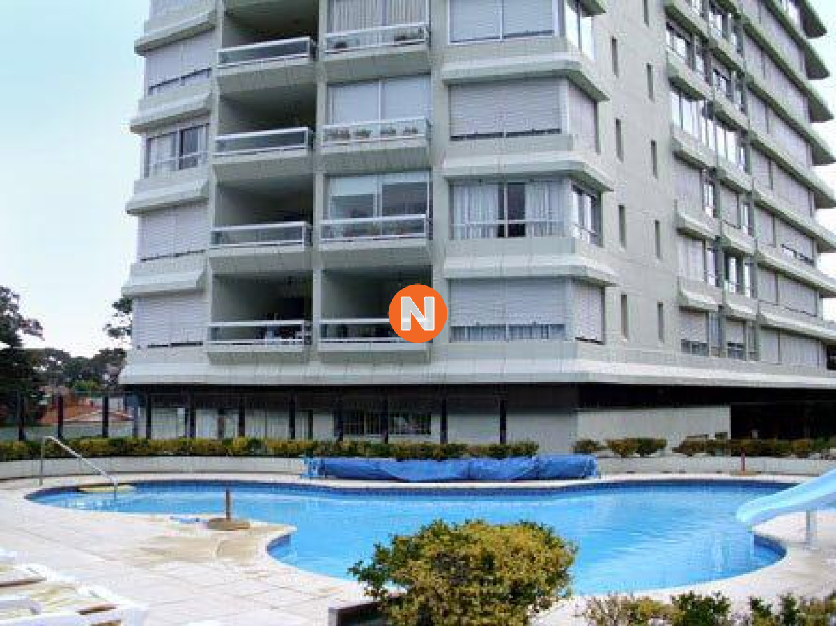Apartamento Ref.225177 - Excelente ubicacion en Punta del Este, 2 dormitorios, 2 baños