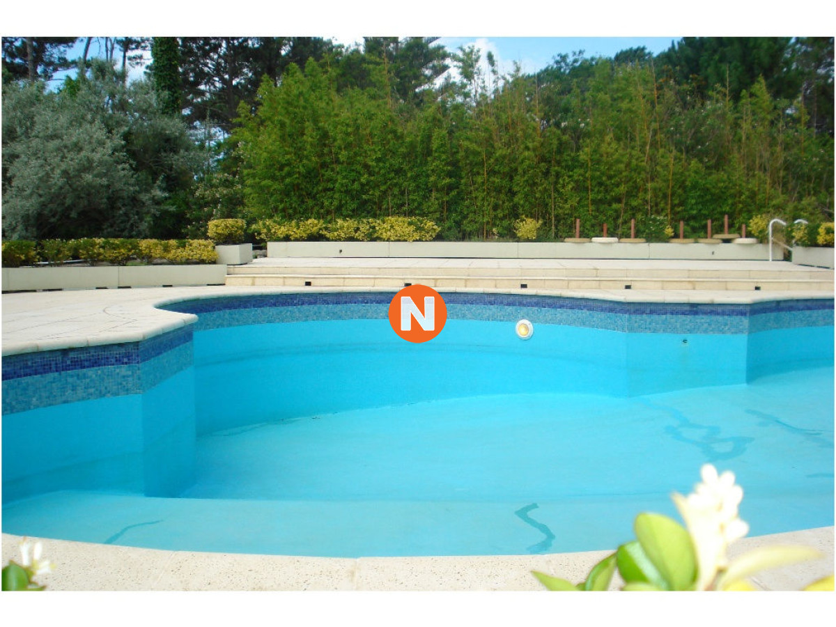 Apartamento Ref.225177 - Excelente ubicacion en Punta del Este, 2 dormitorios, 2 baños