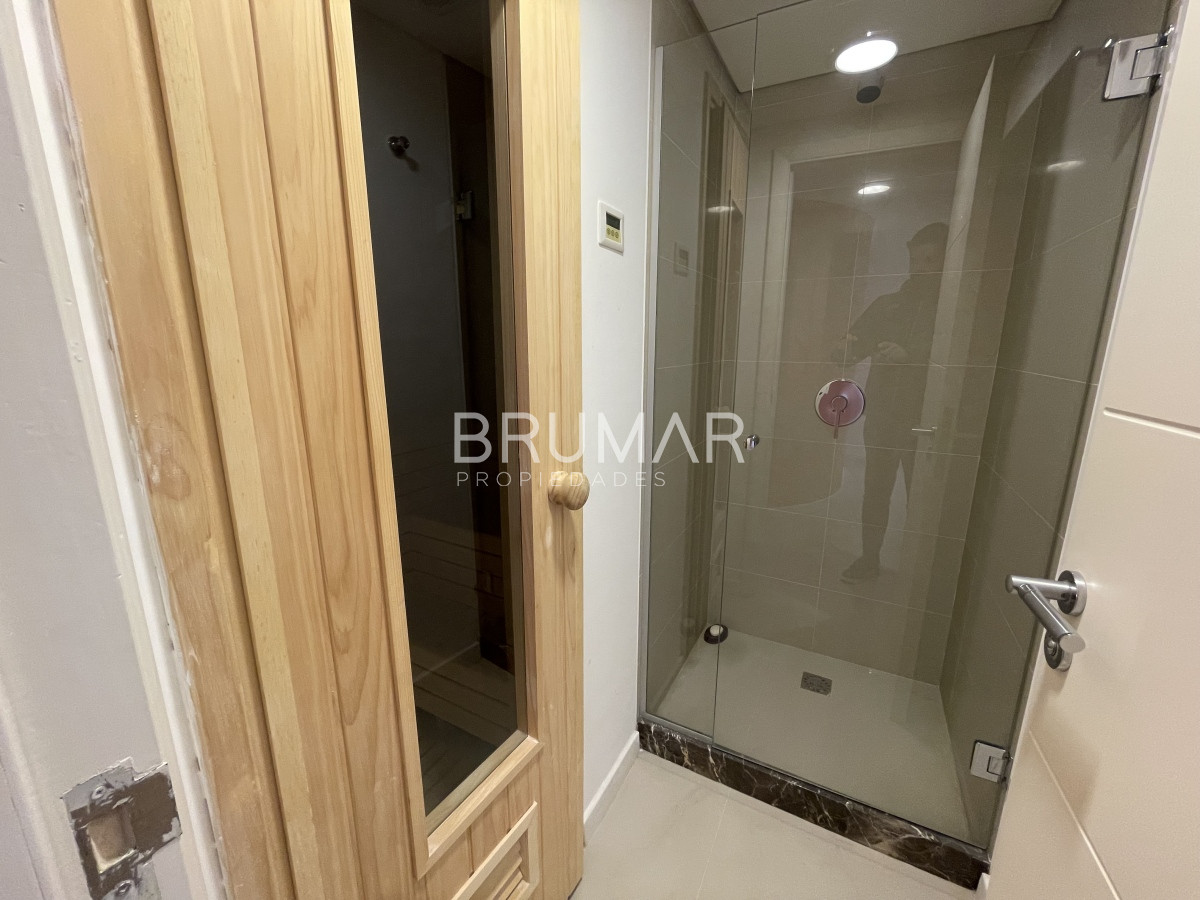 Apartamento ID.486 - Apartamento de lujo, 3 dormitorios en suite + dependencia, 2 garage, venta, Punta del Este