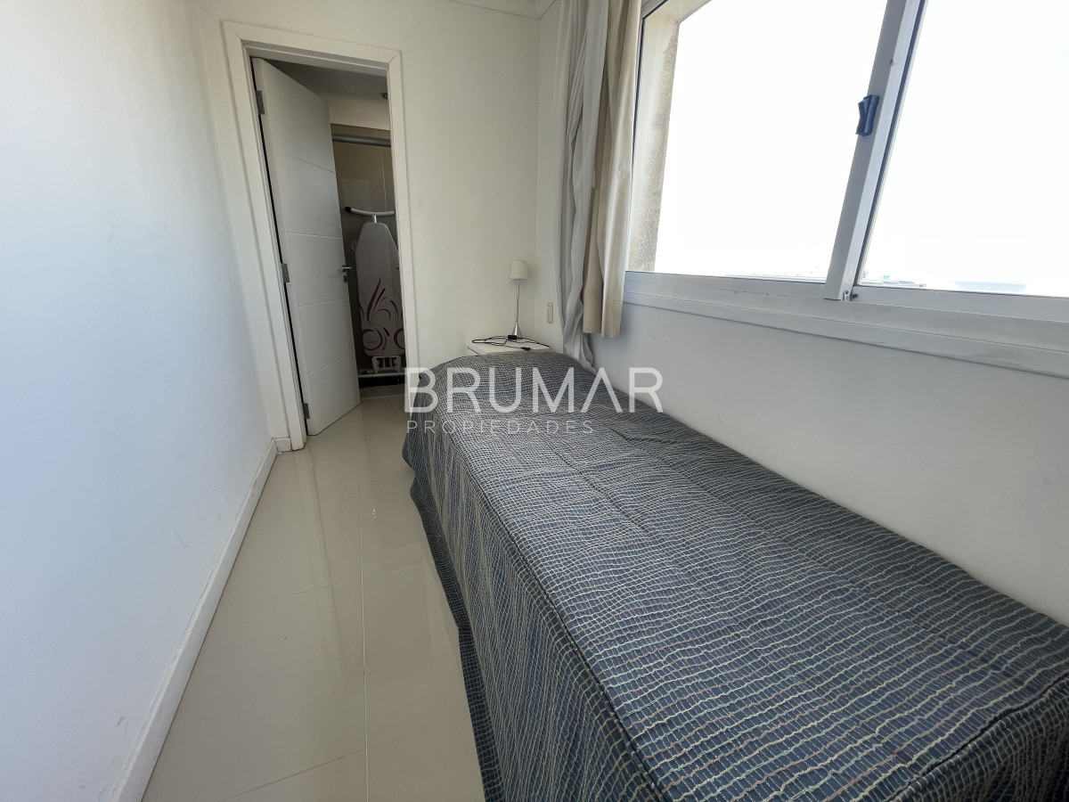 Apartamento ID.486 - Apartamento de lujo, 3 dormitorios en suite + dependencia, 2 garage, venta, Punta del Este