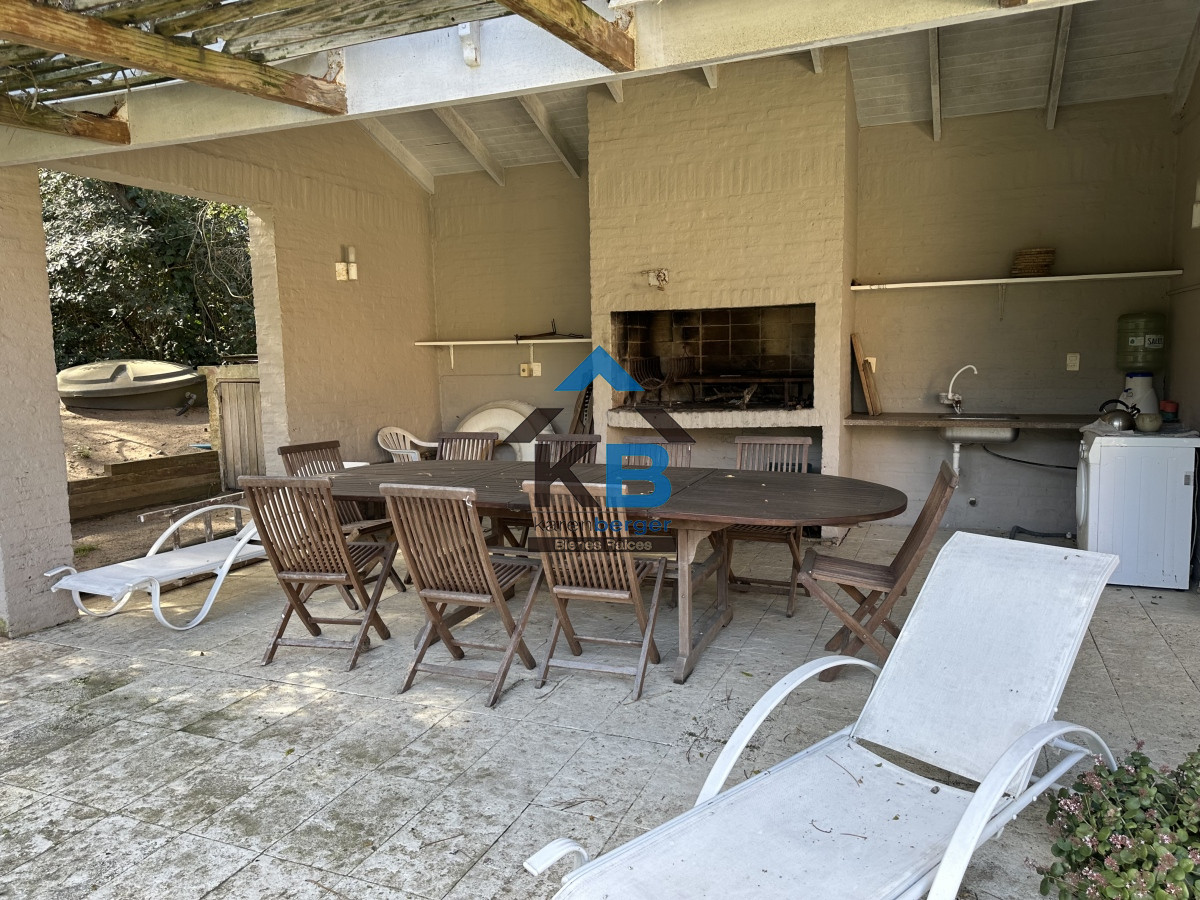 Casa ID.433 - SAN RAFAEL, PUNTA DEL ESTE EN VENTA CASA 4 DORMITORIOS PISCINA