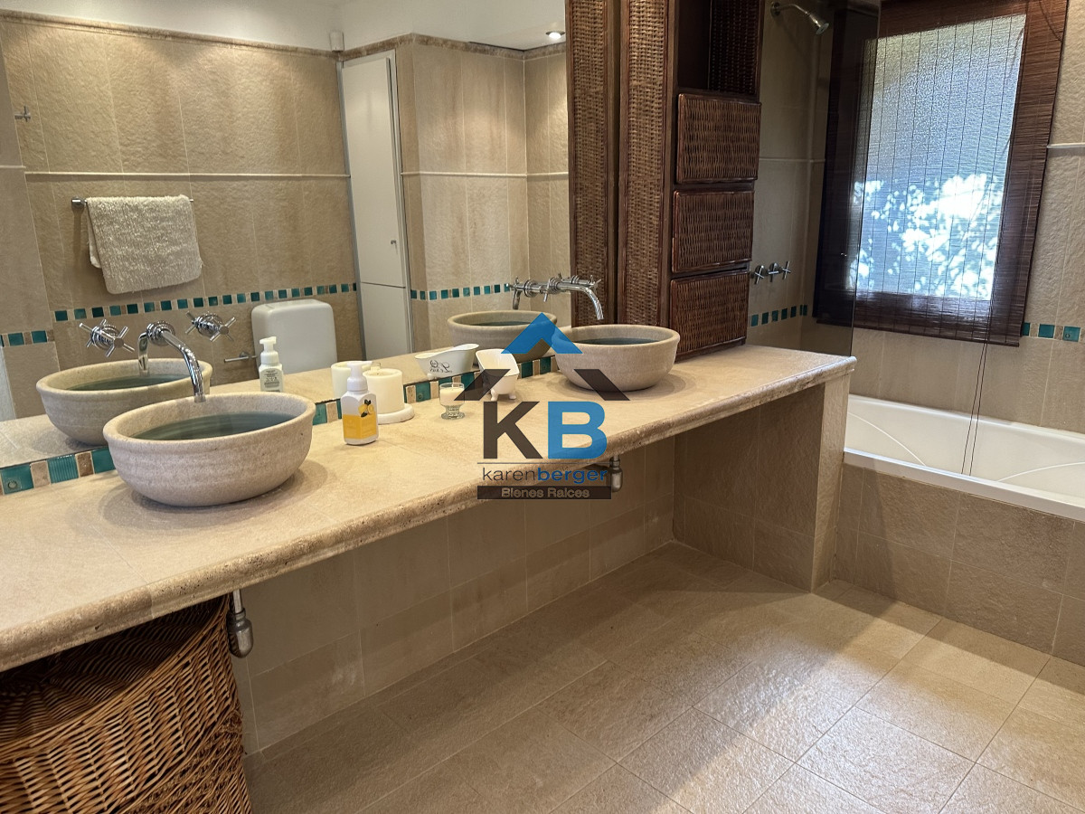 Casa ID.433 - SAN RAFAEL, PUNTA DEL ESTE EN VENTA CASA 4 DORMITORIOS PISCINA