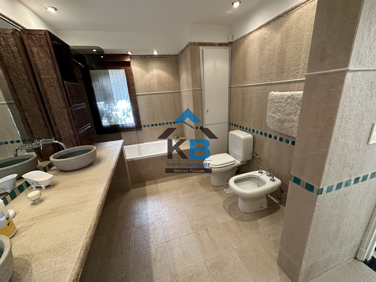 Casa ID.433 - SAN RAFAEL, PUNTA DEL ESTE EN VENTA CASA 4 DORMITORIOS PISCINA
