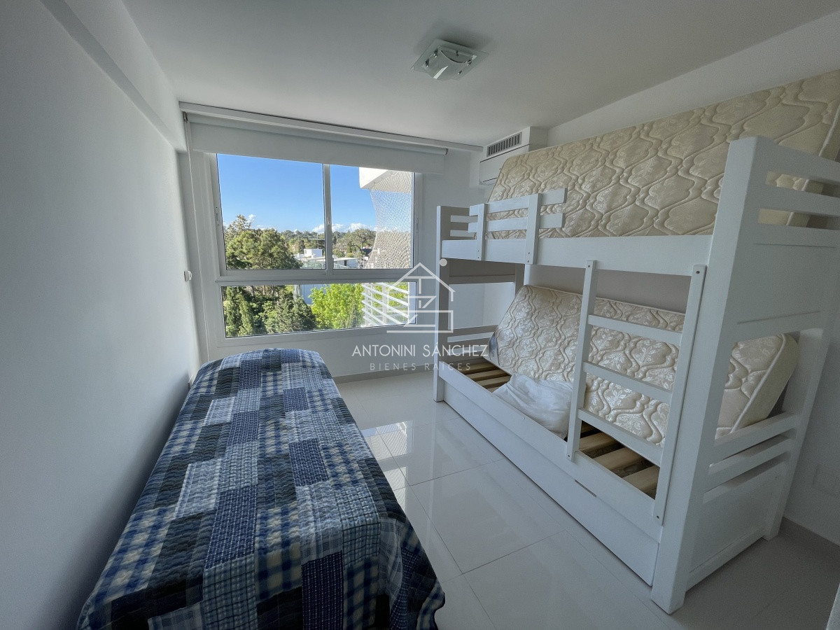 Apartamento ID.536 - FRENTE AL MAR, 3 DORMITORIOS, 2 BAÑOS,  EN VENTA , PUNTA DEL ESTE