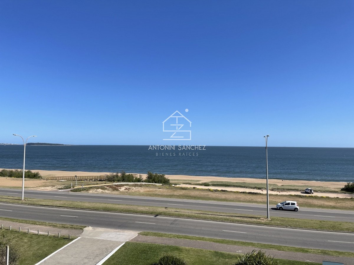 Apartamento ID.536 - FRENTE AL MAR, 3 DORMITORIOS, 2 BAÑOS,  EN VENTA , PUNTA DEL ESTE