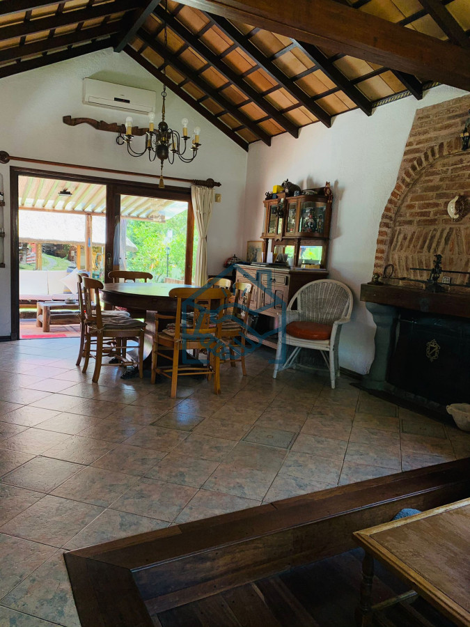 Casa ID.1476/PINARES-CON-EXCELENTES-DETALLES-4-DORMITOROS-PISCINA-BARBACOA-CERRADA - PINARES CON EXCELENTES DETALLES 4 DORMITOROS PISCINA BARBACOA CERRADA