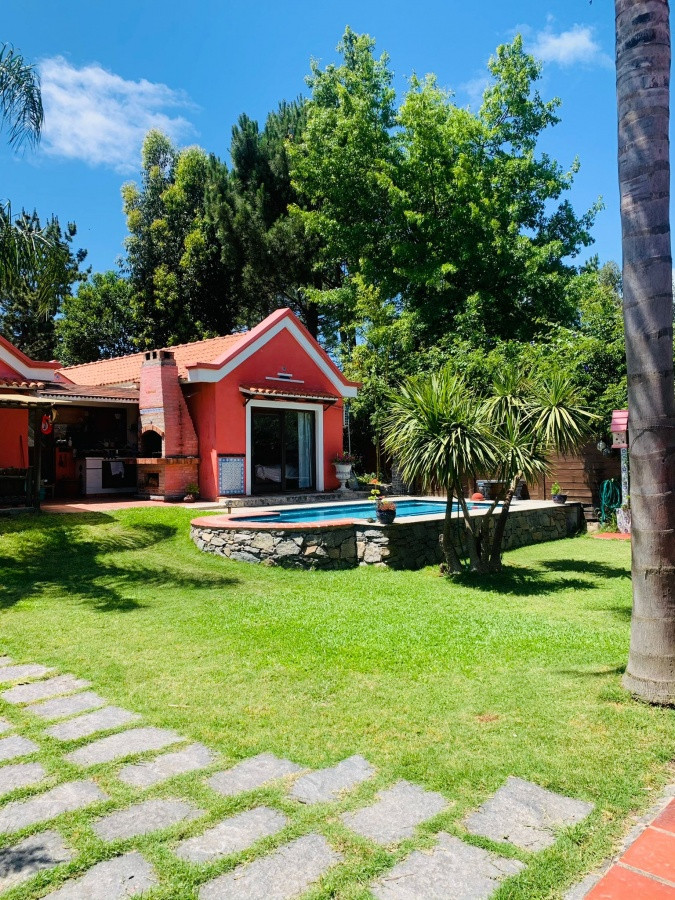 PINARES CON EXCELENTES DETALLES 4 DORMITOROS PISCINA BARBACOA CERRADA