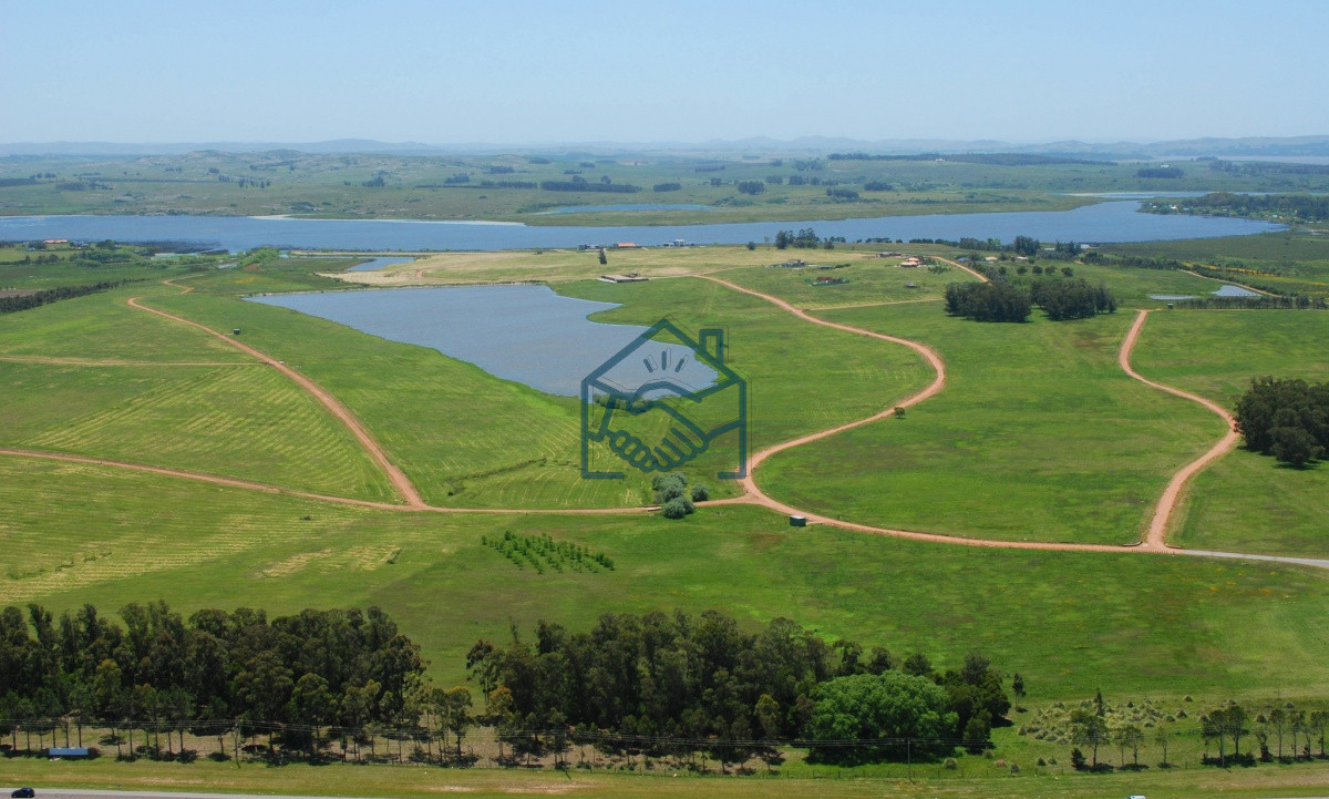 Terreno ID.450/50-metros-de-costa,-acepta-financiacion,-venta,-chacra,-Punta-del-Este,-Uruguay,-LAGUNA-DE-LOS-CISNES - 50 metros de costa, acepta financiacion, venta, chacra, Punta del Este, Uruguay, LAGUNA DE LOS CISNES