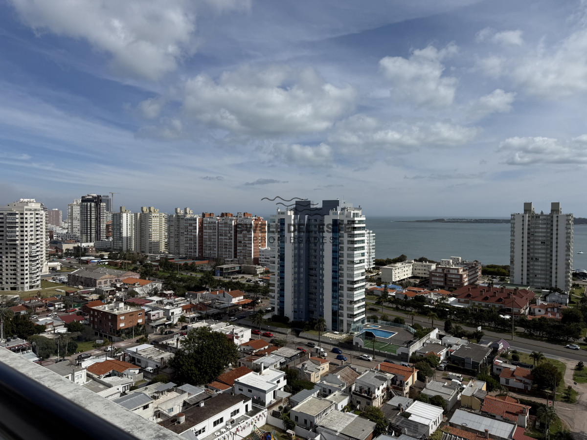 Apartamento ID.162 - ESPECTACULAR PENT HOUSE EN TORRE FRANCIA PUNTA DEL ESTE DE 2 DORMITORIOS