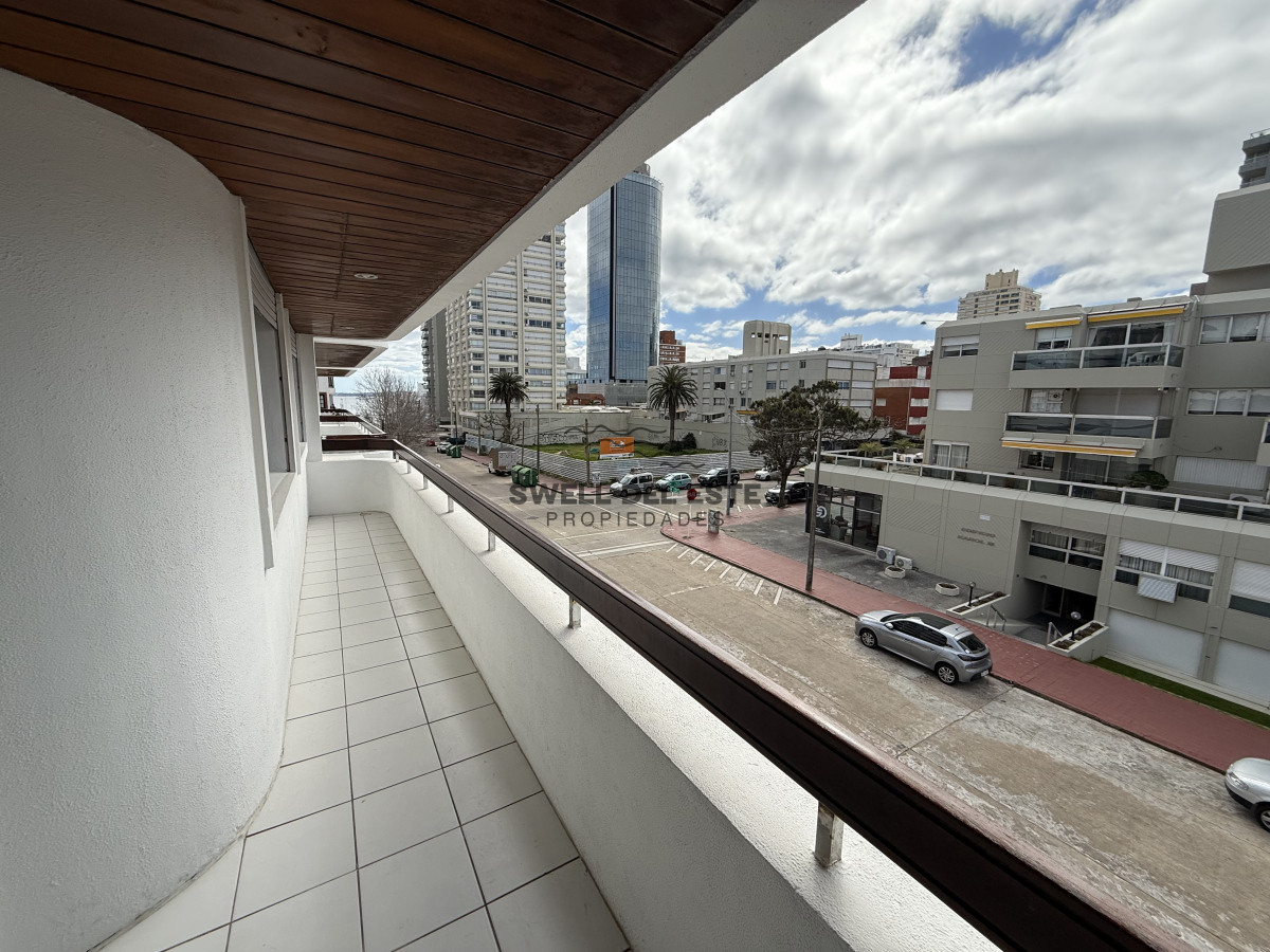 Apartamento ID.195 - VENTA PUNTA DEL ESTE 2 DORMITORIOS A PASITOS DEL PUERTO Y GORLERO CON AMENITIES