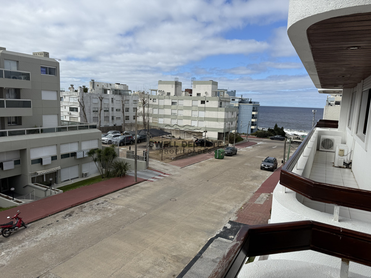 Apartamento ID.195 - VENTA PUNTA DEL ESTE 2 DORMITORIOS A PASITOS DEL PUERTO Y GORLERO CON AMENITIES