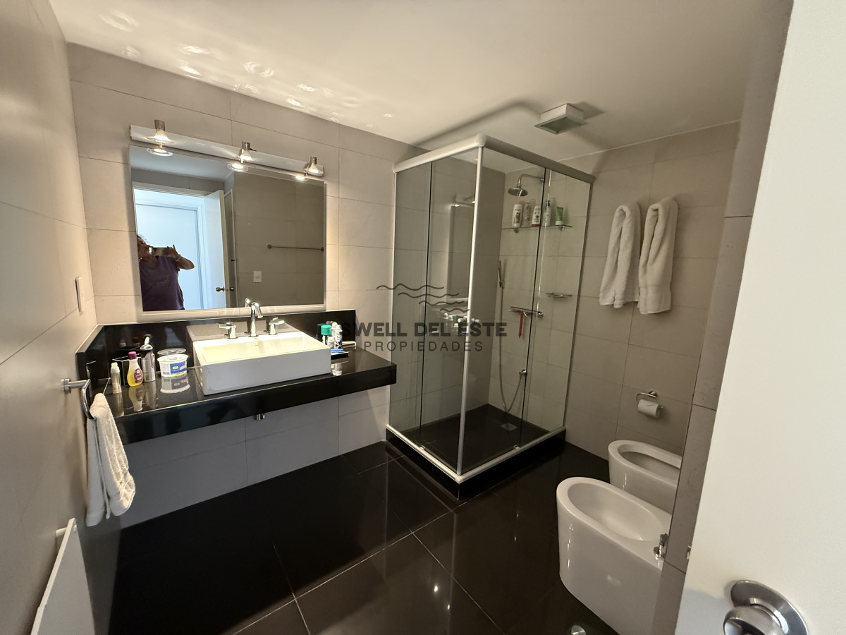 Apartamento ID.238 - RECIEN INGRESADO, 3 DORMITORIOS Y DEP. VENTA PRIMERA LINEA PLAYA MANSA