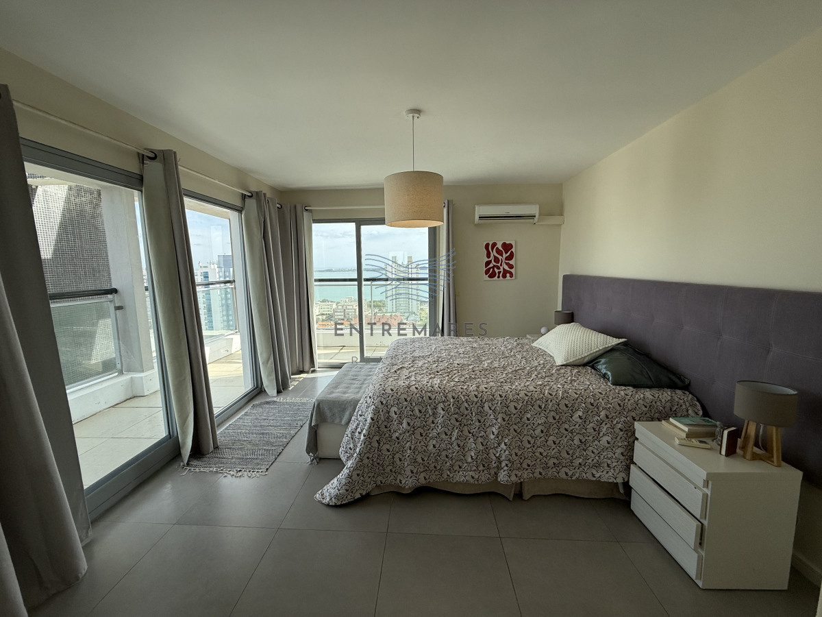 Apartamento ID.263 - ESPECTACULAR PENT HOUSE EN TORRE FRANCIA PUNTA DEL ESTE DE 2 DORMITORIOS