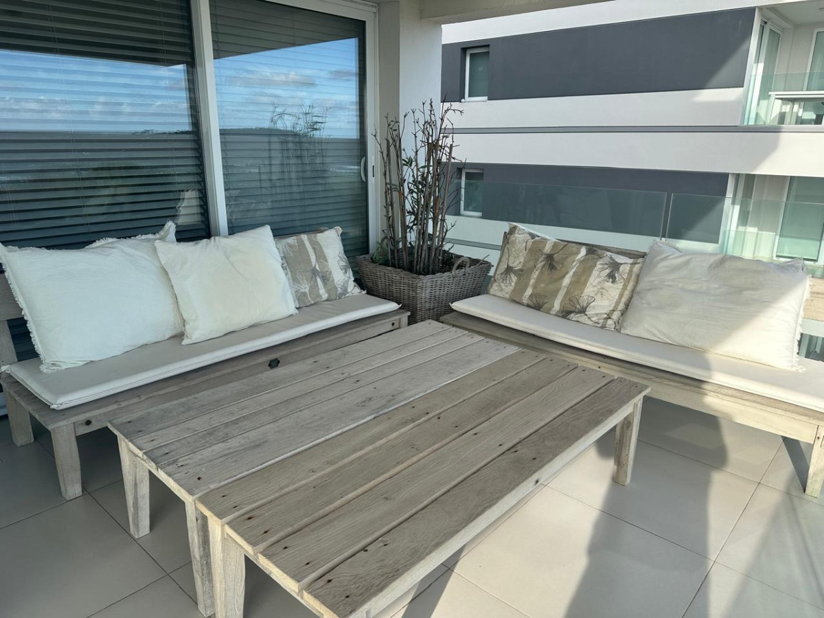 Apartamento ID.21097669 - EXCELENTE APARTAMENTO A LA VENTA CON TODA LA VISTA AL MAR PLAYA MANSA 3 DORMITORIOS
