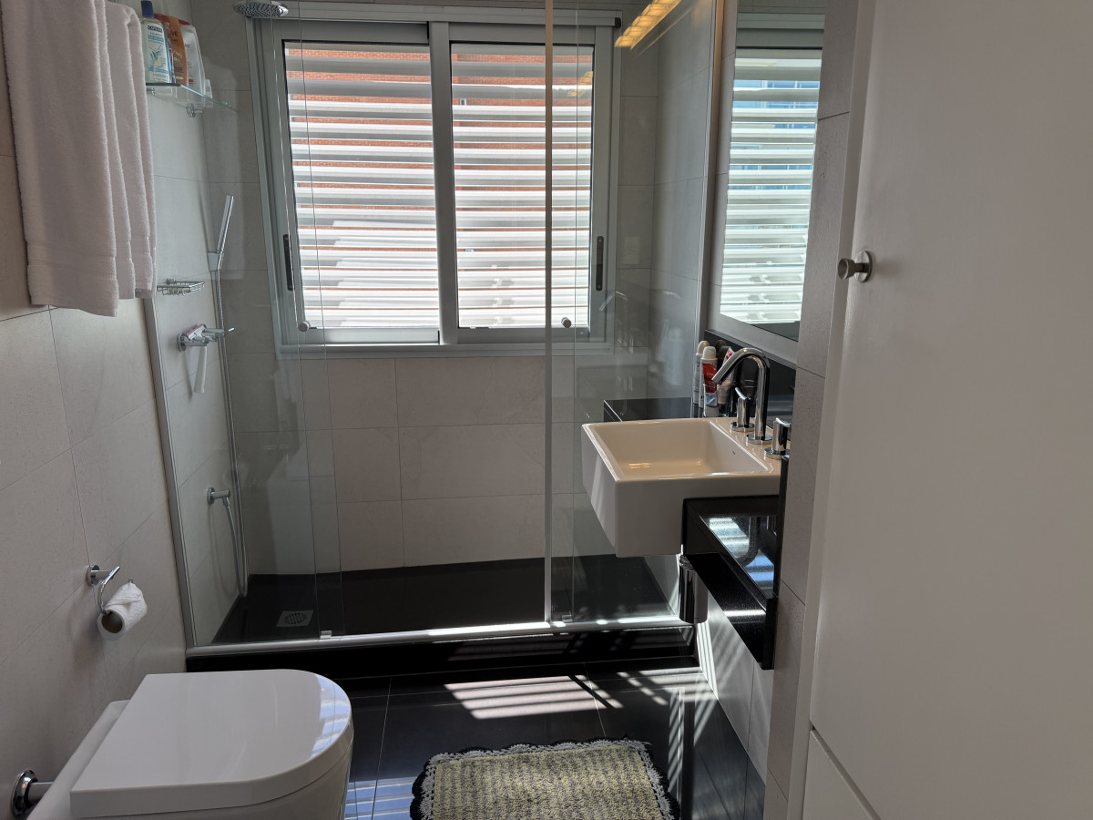Apartamento ID.21097668 - RECIEN INGRESADO, 3 DORMITORIOS Y DEP. VENTA PRIMERA LINEA PLAYA MANSA