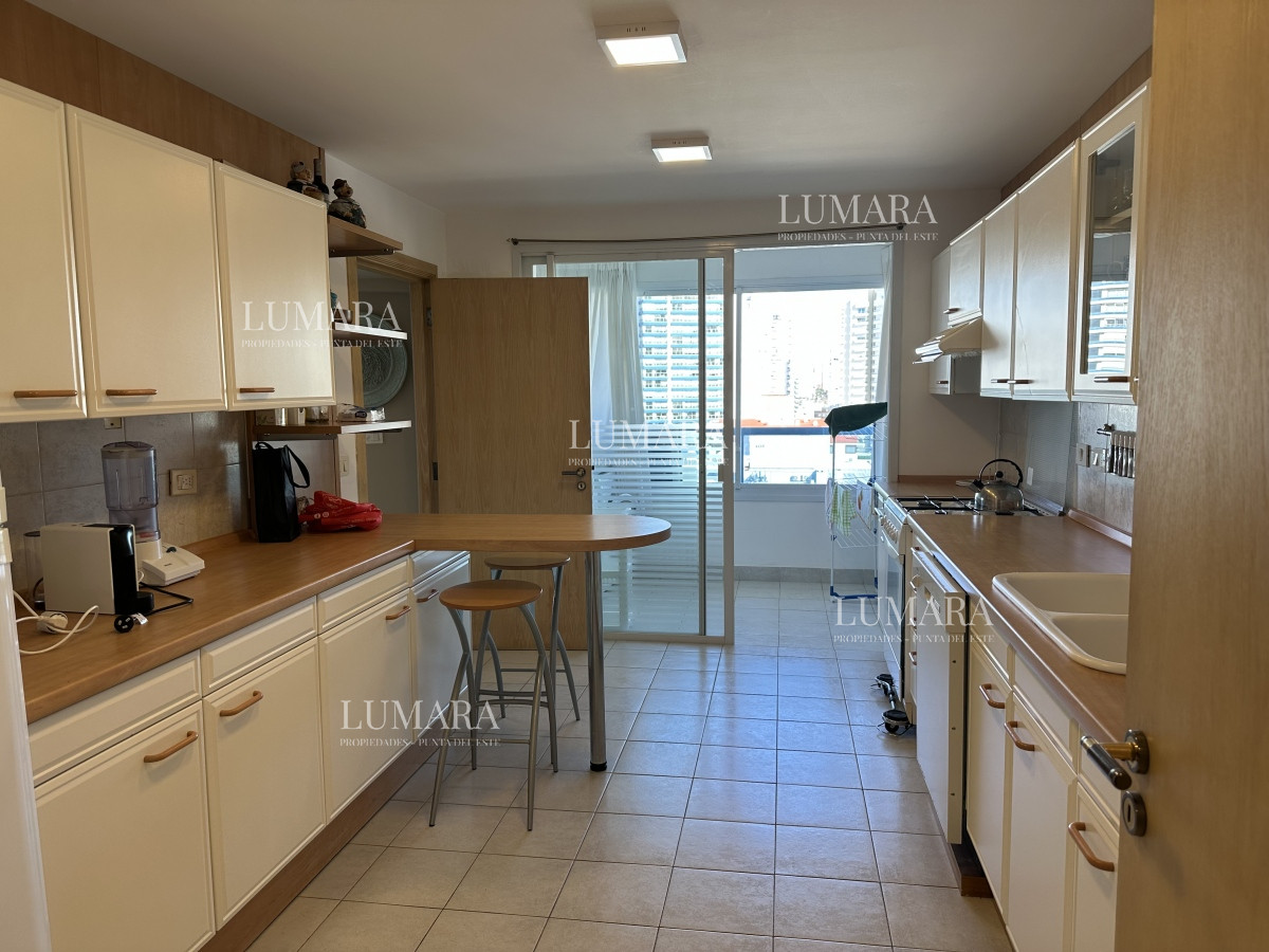 Apartamento ID.3155 - SUPER APARTAMENTO EN LA BRAVA, 3 DORMITORIOS Y DEP. PARRILLERO PROPIO EN VENTA PUNTA DEL ESTE