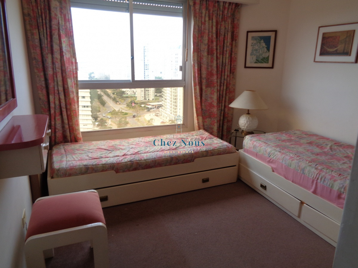 Apartamento ID.143 - ROOSEVELT TERRAZA CON PARRILLERO PROPIO 3 DORMITORIOS EN VENTA
