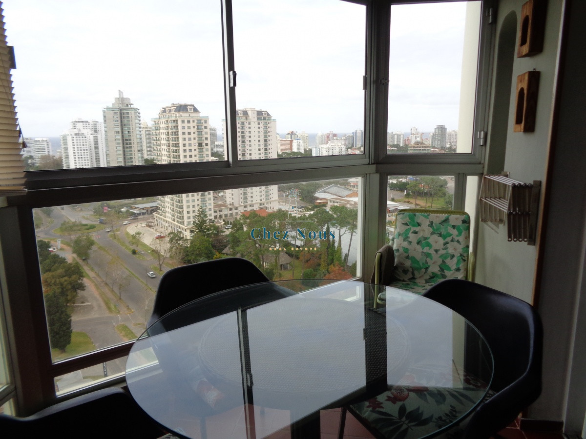 Apartamento ID.143 - ROOSEVELT TERRAZA CON PARRILLERO PROPIO 3 DORMITORIOS EN VENTA