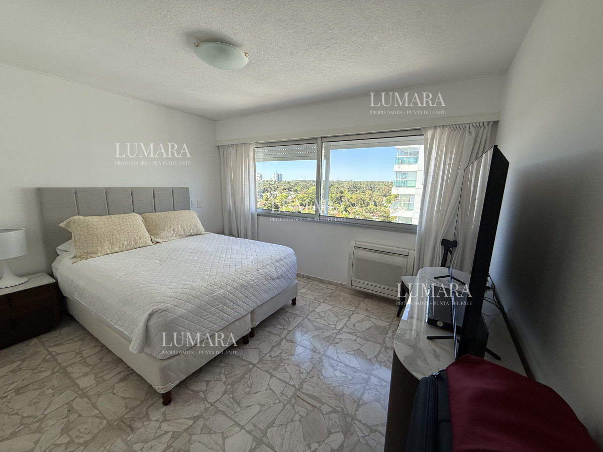 Apartamento ID.3253 - RECIEN INGRESADO, 3 DORMITORIOS Y DEP. VENTA PRIMERA LINEA PLAYA MANSA