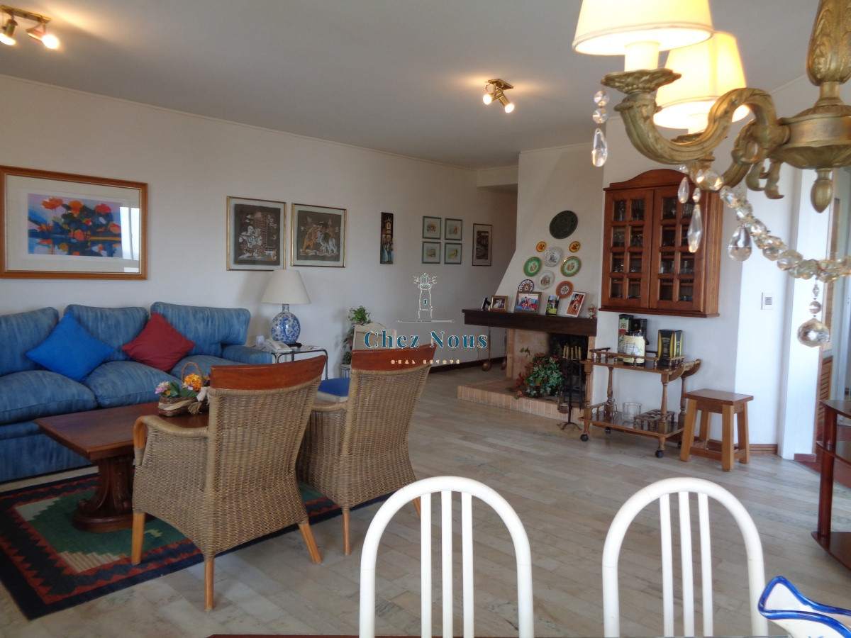 Apartamento ID.143 - ROOSEVELT TERRAZA CON PARRILLERO PROPIO 3 DORMITORIOS EN VENTA