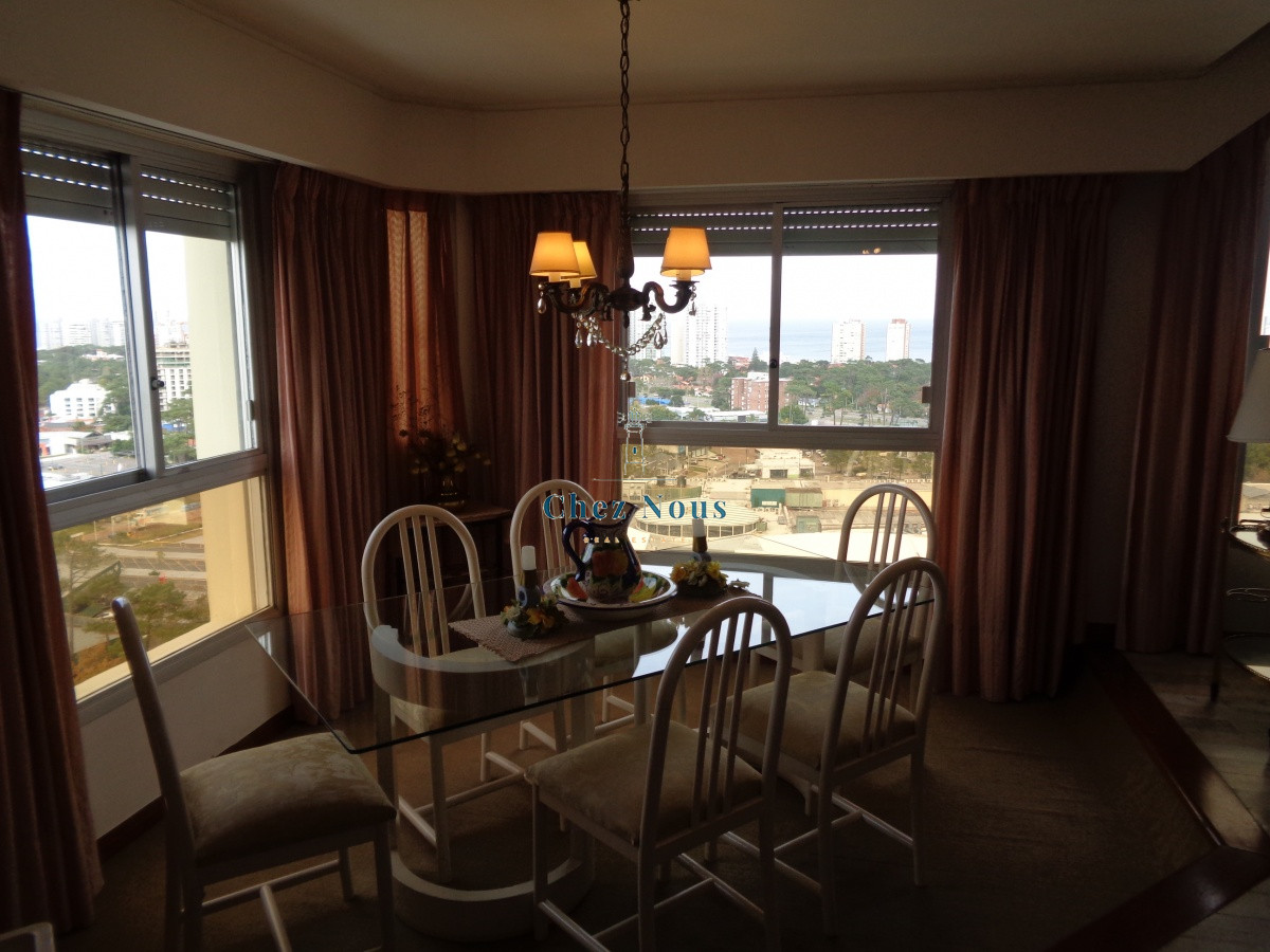 Apartamento ID.143 - ROOSEVELT TERRAZA CON PARRILLERO PROPIO 3 DORMITORIOS EN VENTA