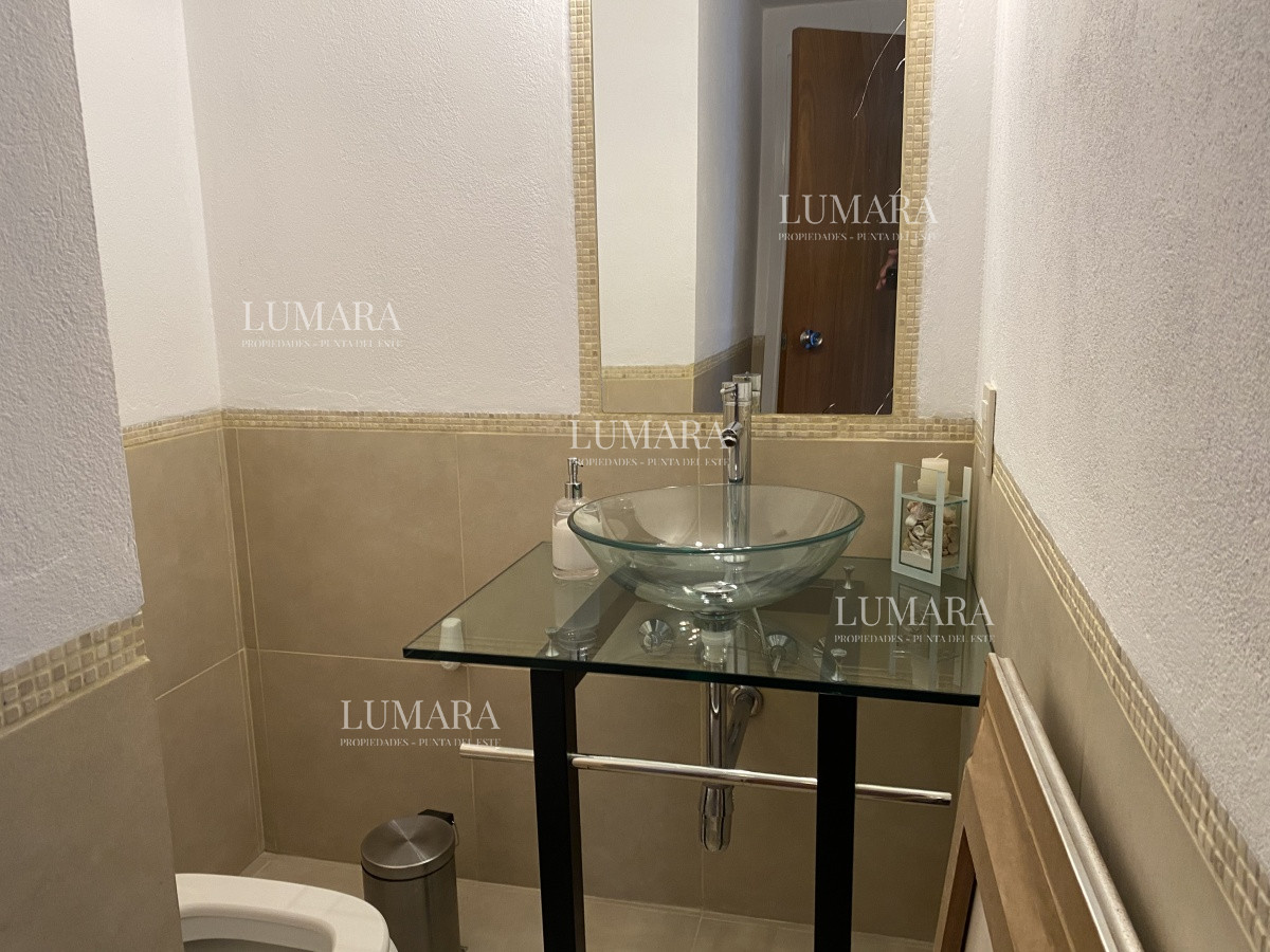 Apartamento ID.141 - HERMOSO APARTAMENTO 3 DORMITORIOS Y DEPENDENCIA VENTA EN PUNTA DEL ESTE