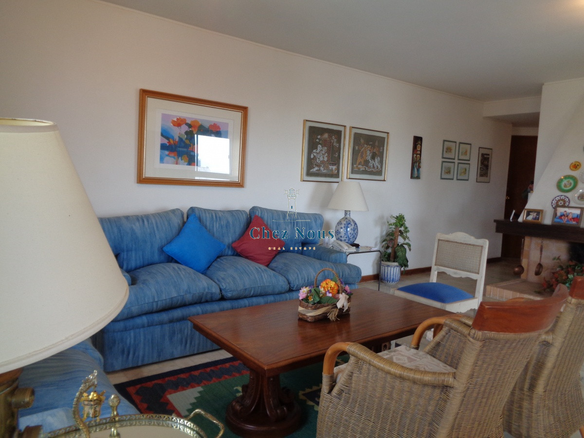 Apartamento ID.143 - ROOSEVELT TERRAZA CON PARRILLERO PROPIO 3 DORMITORIOS EN VENTA