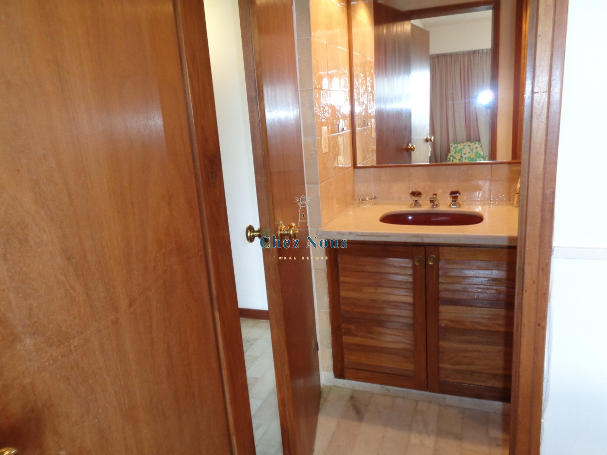 Apartamento ID.143 - ROOSEVELT TERRAZA CON PARRILLERO PROPIO 3 DORMITORIOS EN VENTA