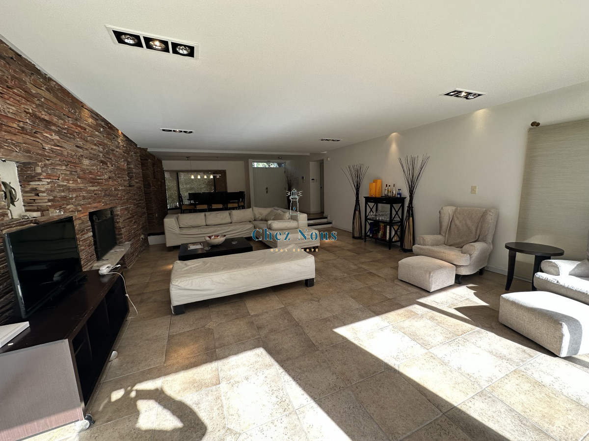 Casa ID.740 - SAN RAFAEL, PUNTA DEL ESTE EN VENTA CASA 4 DORMITORIOS PISCINA