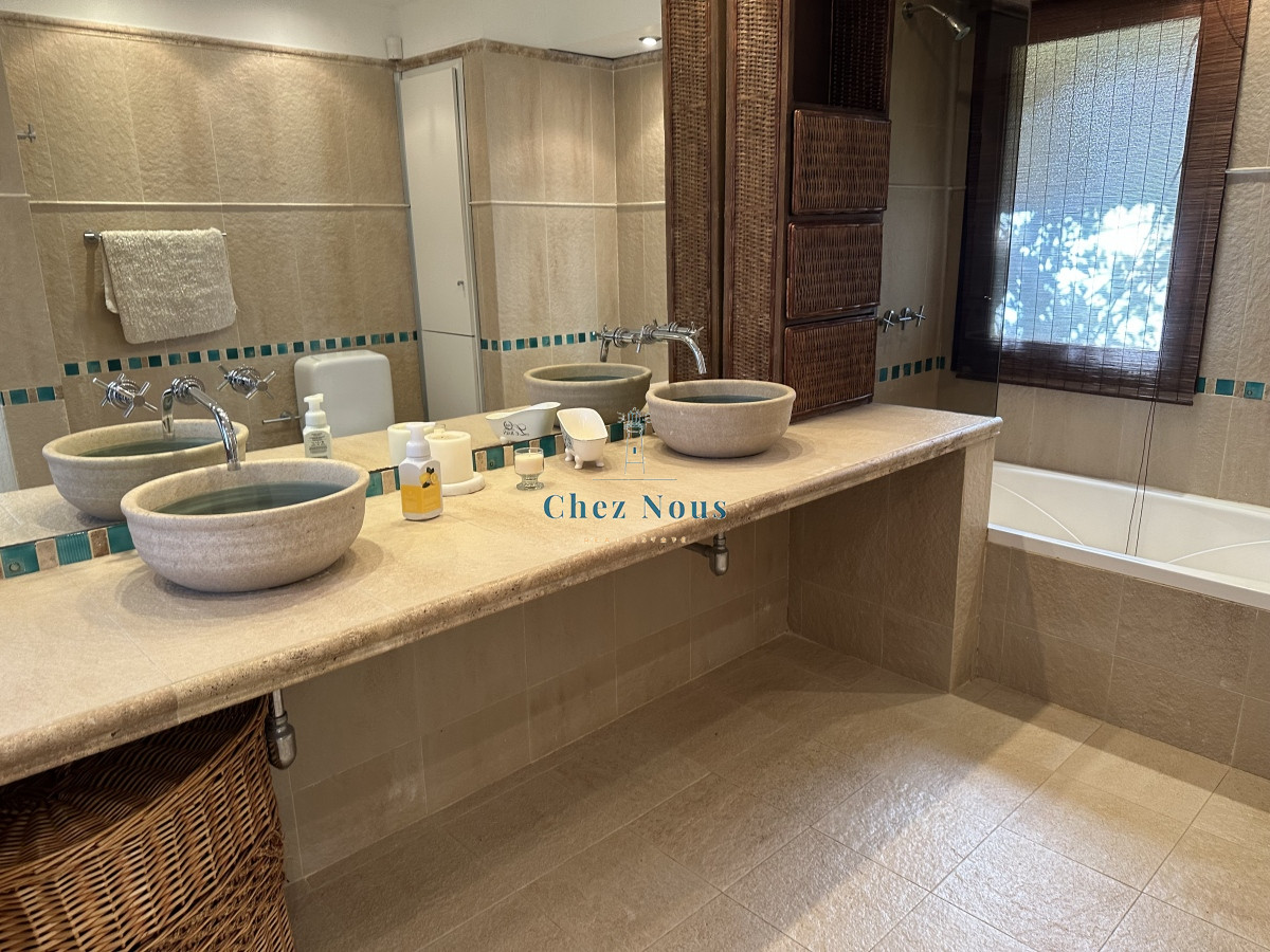 Casa ID.740 - SAN RAFAEL, PUNTA DEL ESTE EN VENTA CASA 4 DORMITORIOS PISCINA