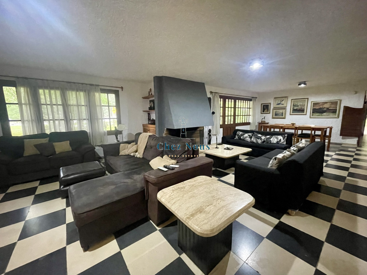Casa ID.1547 - Magnifica casa en Punta Ballena,6 dormitorios, sólida construcción
