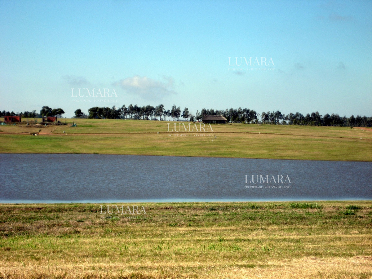 Terreno ID.3011 - 50 metros de costa, acepta financiacion, venta, chacra, Punta del Este, Uruguay, LAGUNA DE LOS CISNES