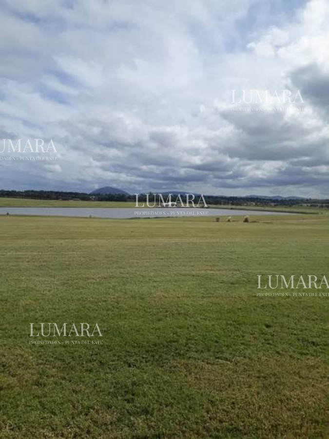 Terreno ID.3011 - 50 metros de costa, acepta financiacion, venta, chacra, Punta del Este, Uruguay, LAGUNA DE LOS CISNES