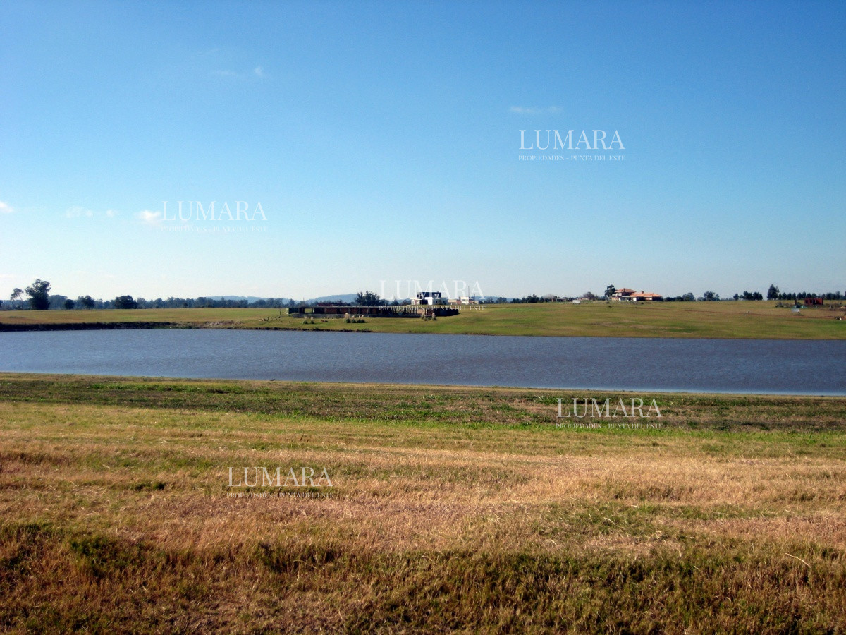 Terreno ID.3011 - 50 metros de costa, acepta financiacion, venta, chacra, Punta del Este, Uruguay, LAGUNA DE LOS CISNES