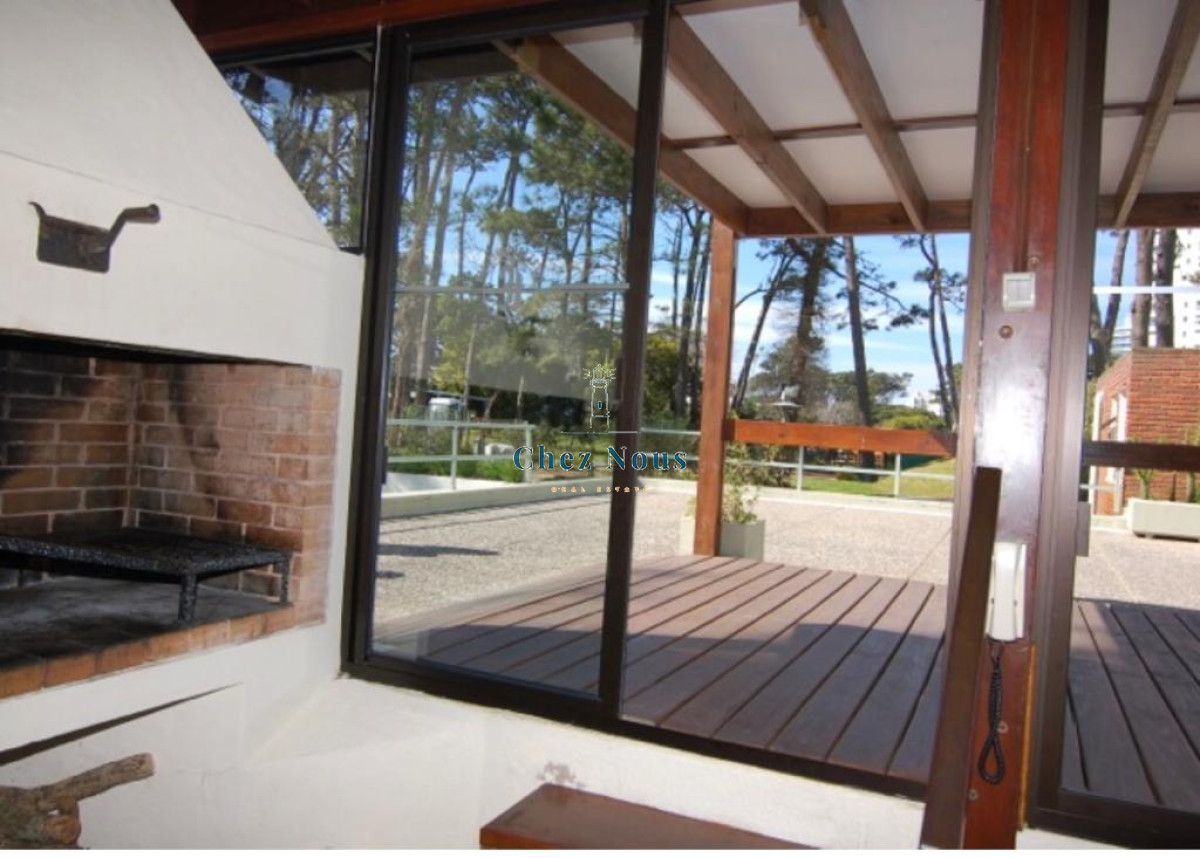 Apartamento ID.143 - ROOSEVELT TERRAZA CON PARRILLERO PROPIO 3 DORMITORIOS EN VENTA