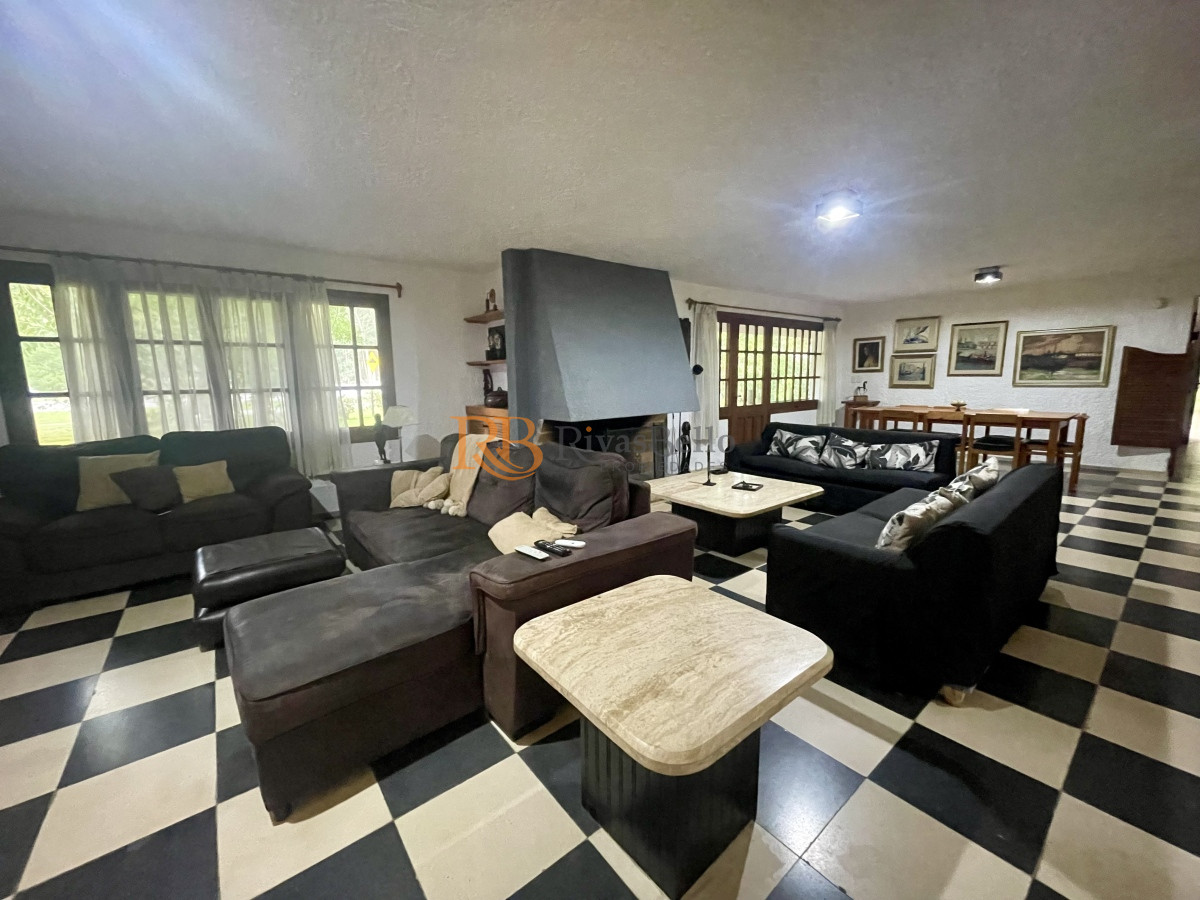 Casa ID.70 - Magnifica casa en Punta Ballena,6 dormitorios, sólida construcción