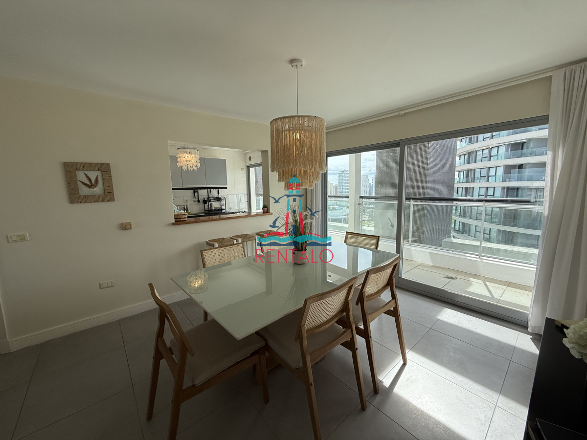 Apartamento ID.690 - ESPECTACULAR PENT HOUSE EN TORRE FRANCIA PUNTA DEL ESTE DE 2 DORMITORIOS