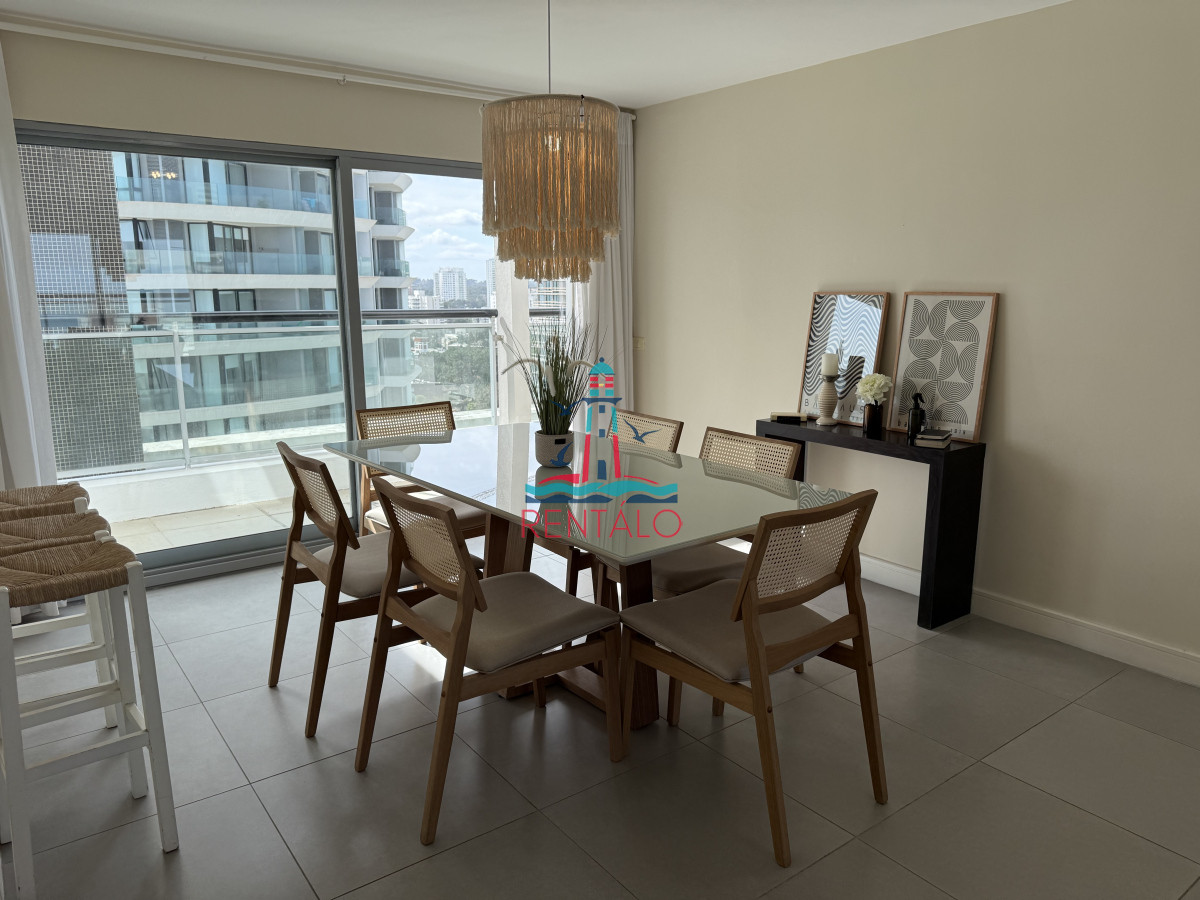 Apartamento ID.690 - ESPECTACULAR PENT HOUSE EN TORRE FRANCIA PUNTA DEL ESTE DE 2 DORMITORIOS